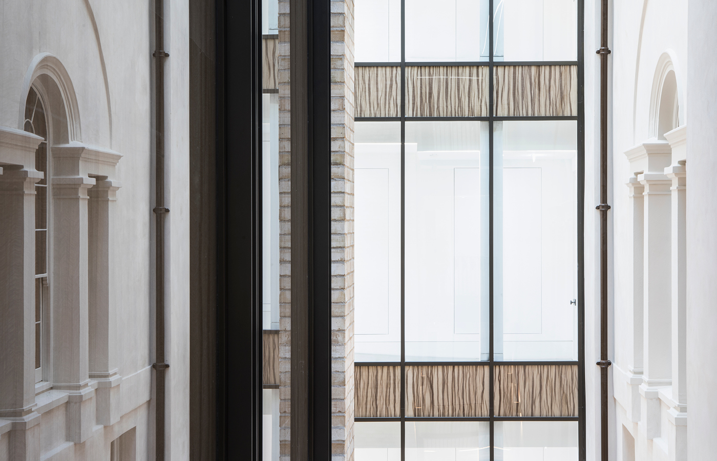 INTERIOR ATRIUM